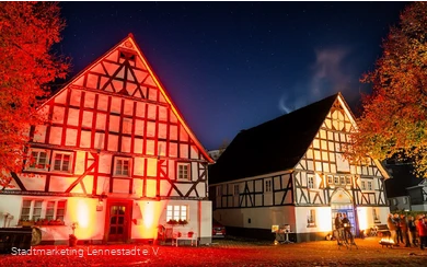 Ortsmitte Kirchveischede