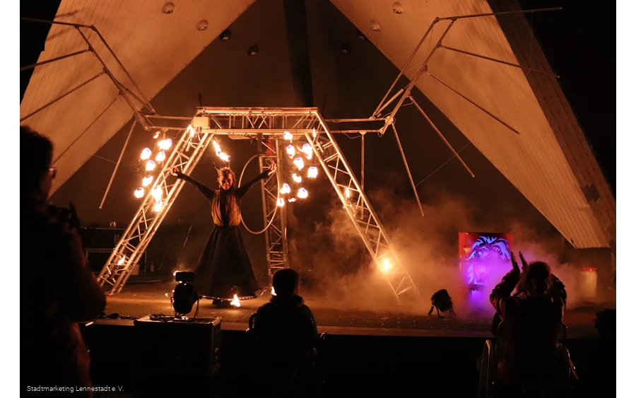 Action-/Feuershow (2)