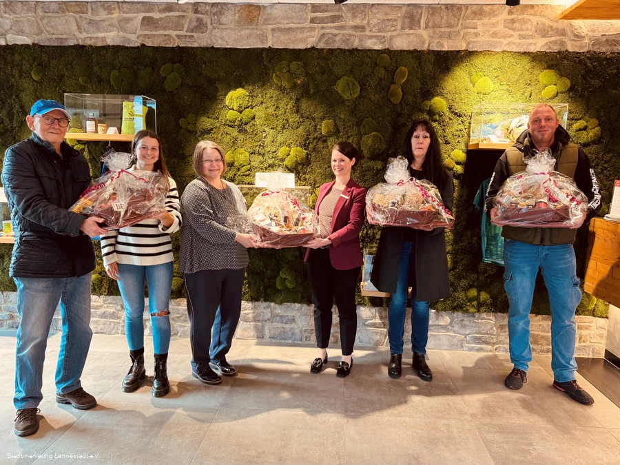 Präsentkorbübergabe