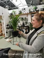 Saskia mit Deko