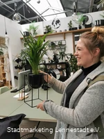 Saskia mit Deko